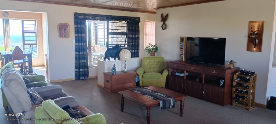 4 Bedroom Property for Sale in Hartenbos Heuwels Western Cape